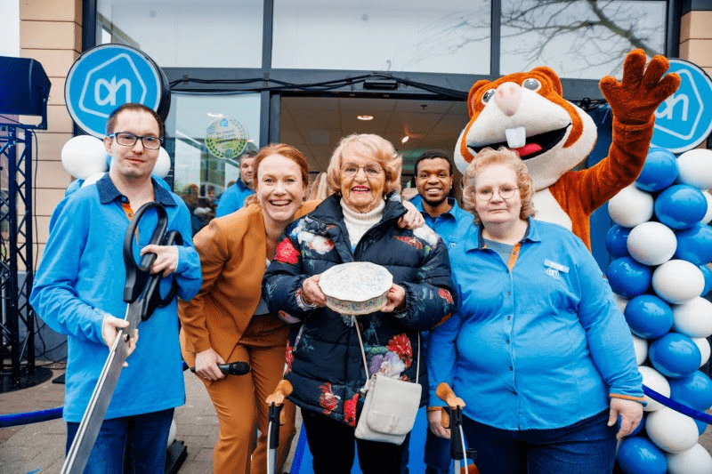 Enthousiaste reacties verbouwde Albert Heijn Het Lage Land